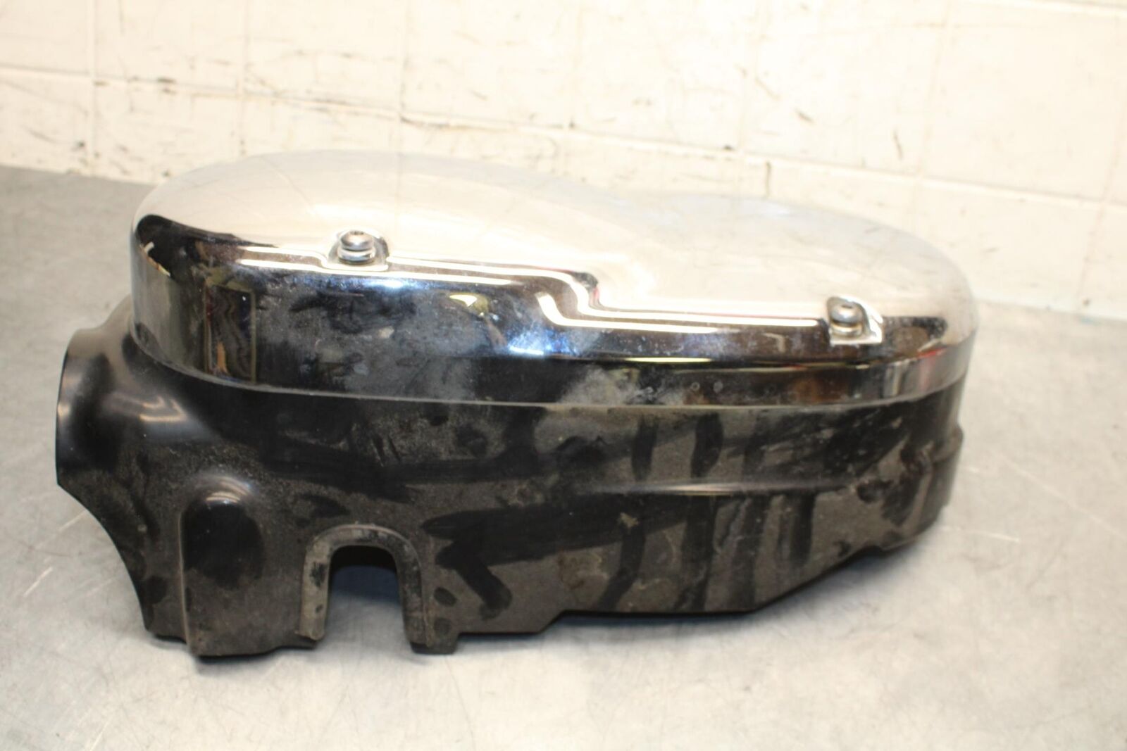 2005 Kawasaki Vulcan 1600 VN1600D Nomad ENGINE SPROCKET COVER BB556