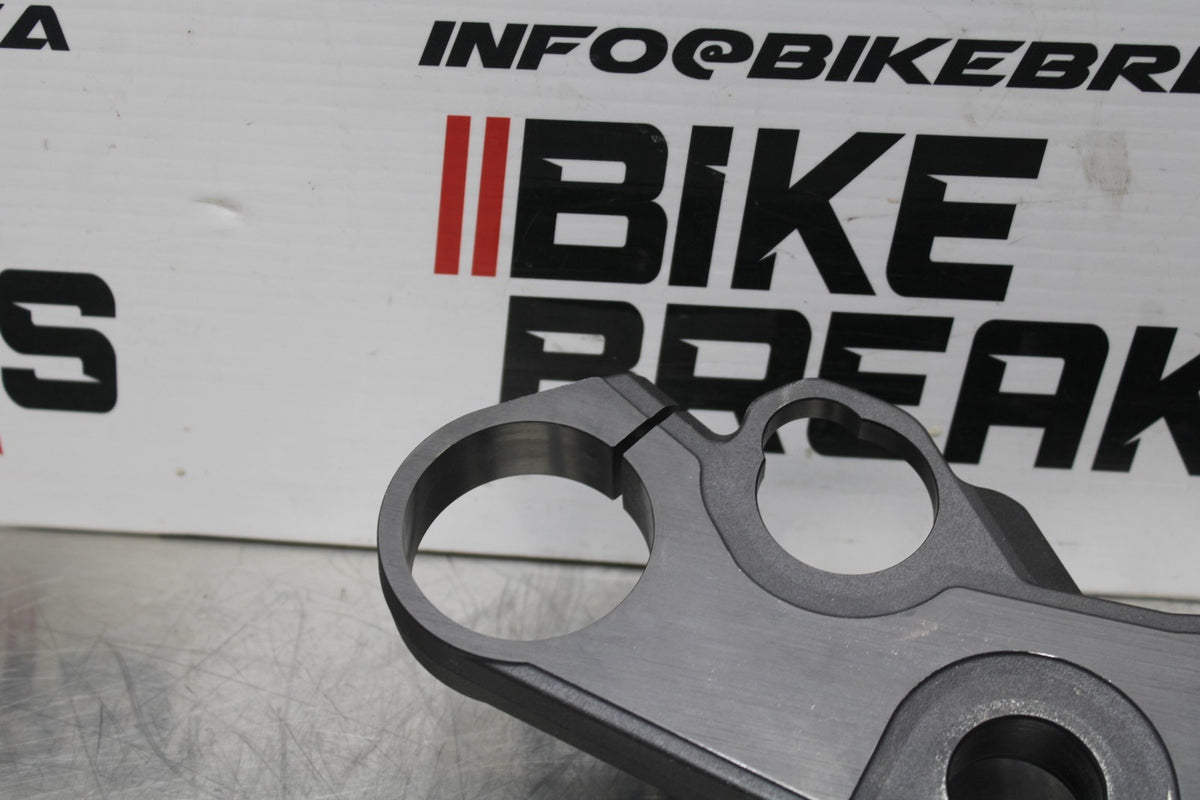 08-10 SUZUKI GSXR 600 FORKS UPPER TRIPLE TREE CLAMP BB765