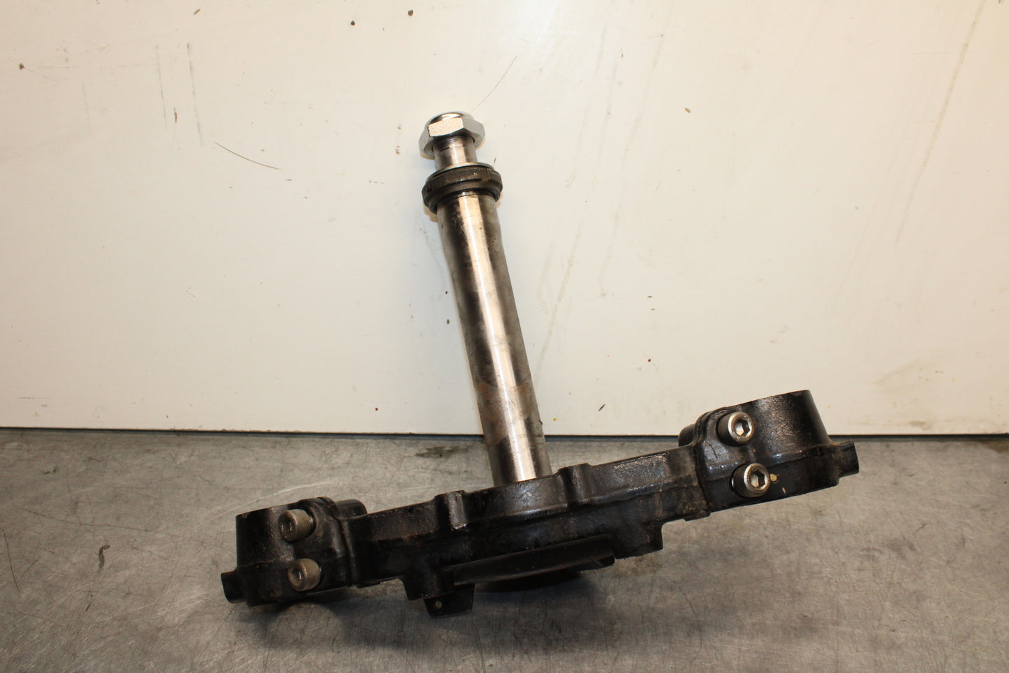 03-08 KAWASAKI VULCAN 1600 FRONT FORKS CLAMP LOWER TRIPLE TREE STEM BB123