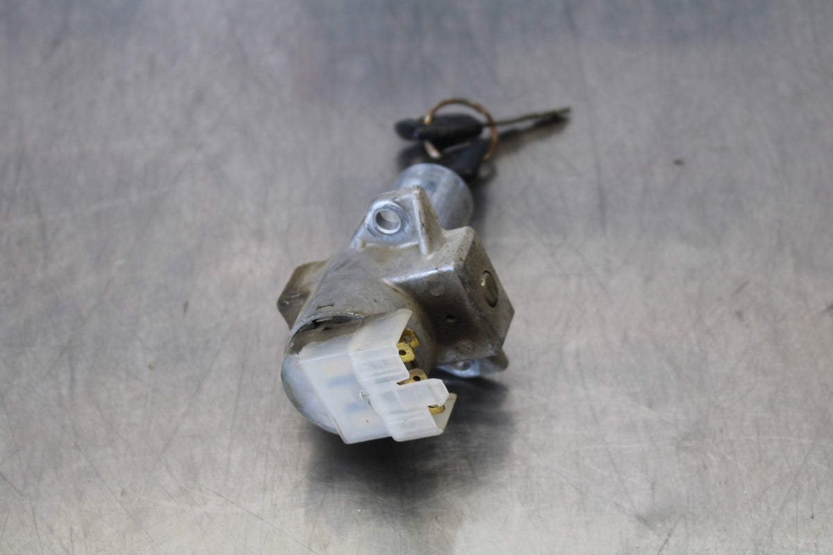 76-77 HONDA GOLDWING 1000 IGNITION LOCK W KEYS BB171
