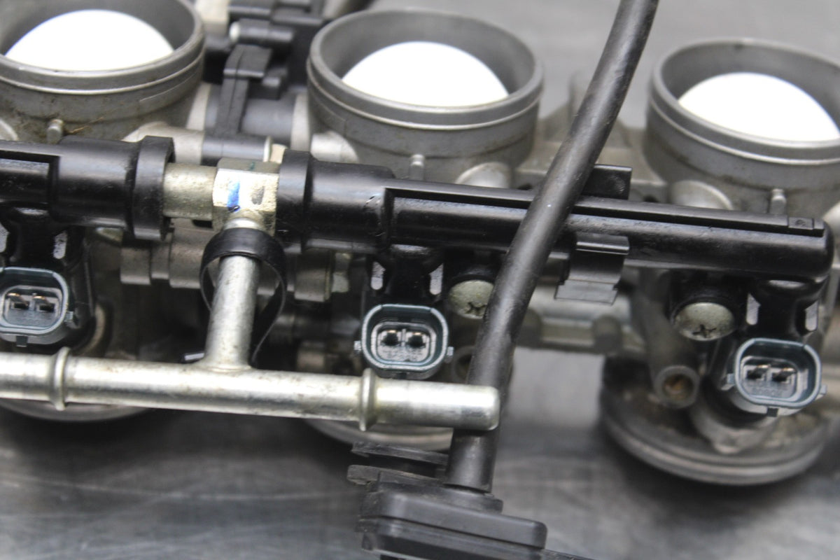07-08 KAWASAKI NINJA ZX6R MAIN FUEL INJECTORS / THROTTLE BODIES BB855