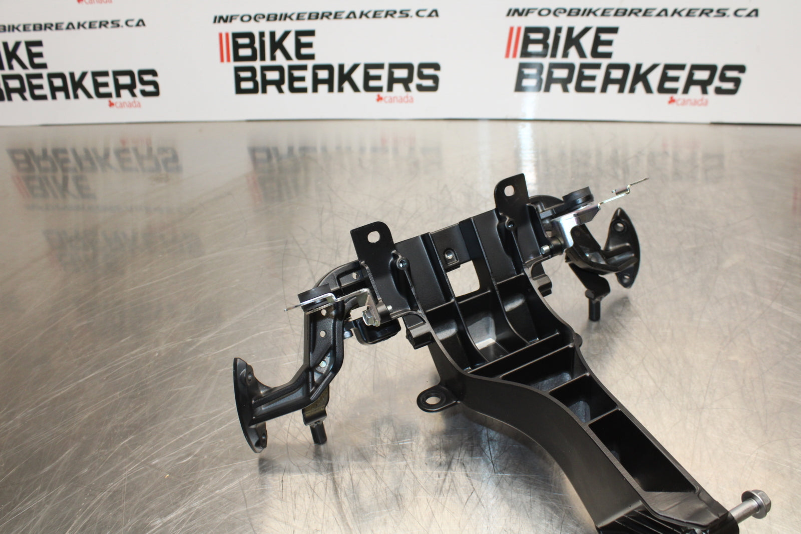 23-24 KAWASAKI NINJA ZX14R NEW!! UPPER FAIRING MIRROR GAUGES STAY BRACKET BB153