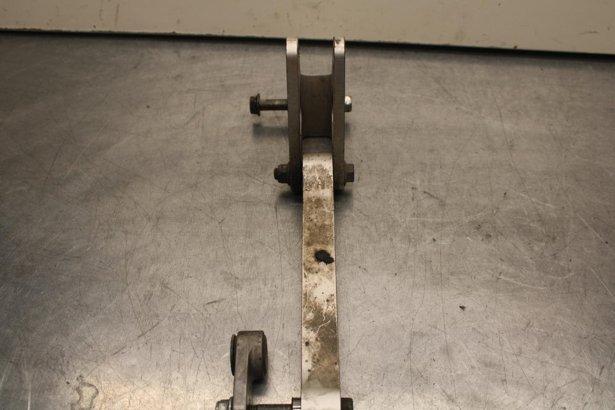2007 Yamaha YZF R1 REAR DOGBONE SHOCK LINKAGE LINK BB83