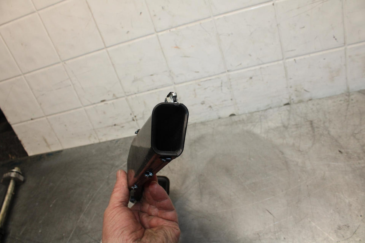21 HUSQVARNA VITPILEN 401 RAM AIR INTAKE TUBE DUCT BB467