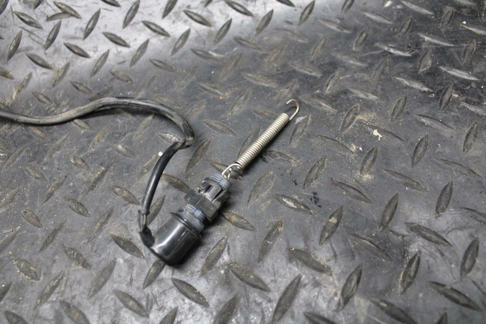 84-85 YAMAHA VIRAGO 1000 REAR  BRAKE STOP SWITCH BB173