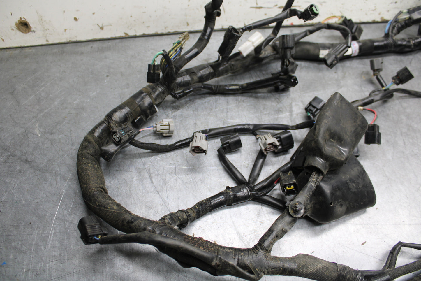 24-25 KAWASAKI NINJA ZX6R MAIN ENGINE WIRING HARNESS WIRE LOOM BB726