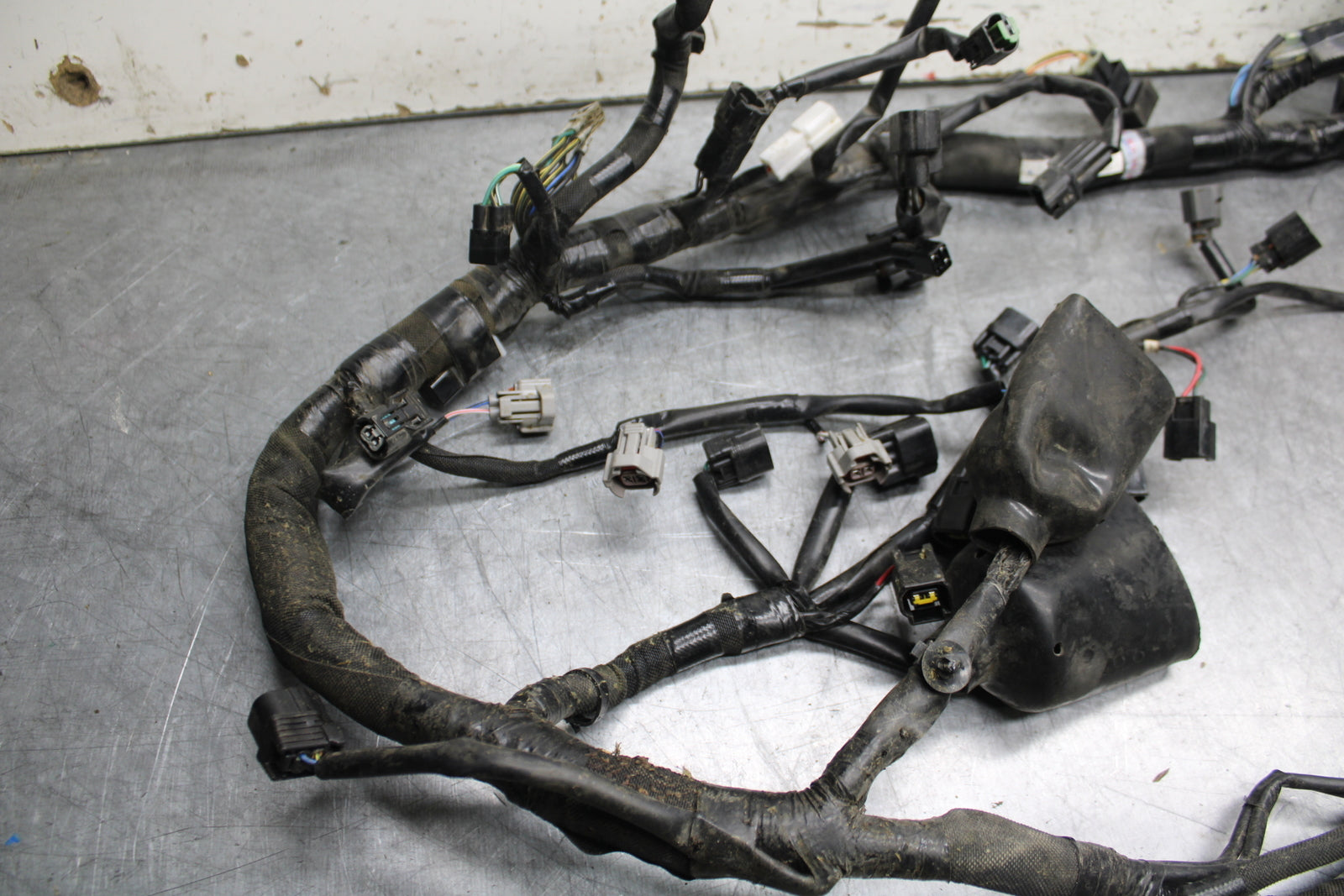 24-25 KAWASAKI NINJA ZX6R MAIN ENGINE WIRING HARNESS WIRE LOOM BB726