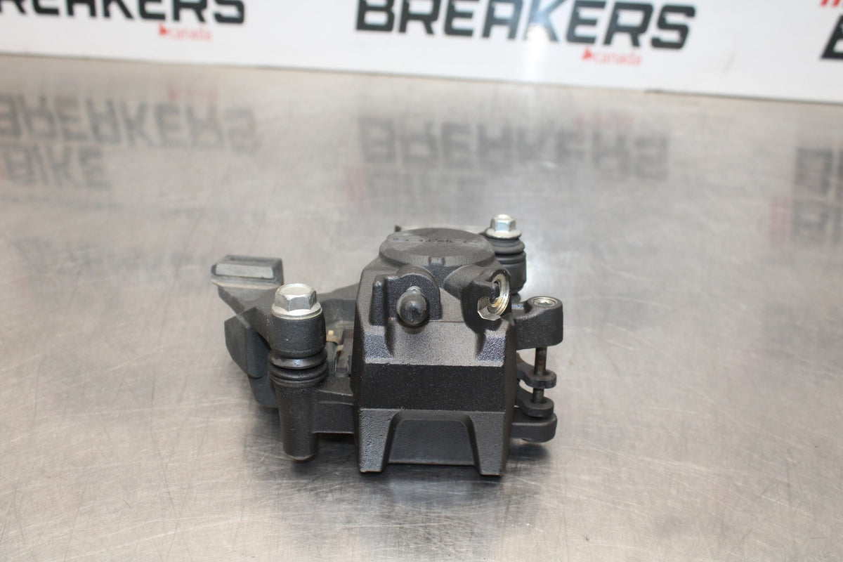 08-10 SUZUKI GSXR 600 REAR BACK BRAKE CALIPER W MOUNT BRACKET BB202