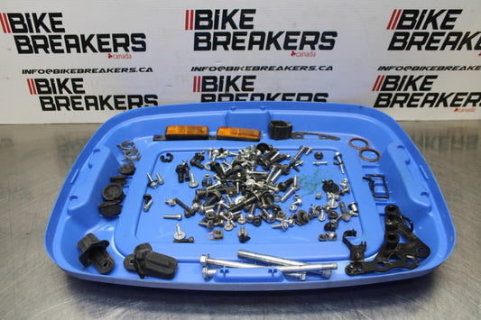 17-18 YAMAHA YZF R3 MOUNTING BOLTS HARDWARE MOTOR SCREWS BB788