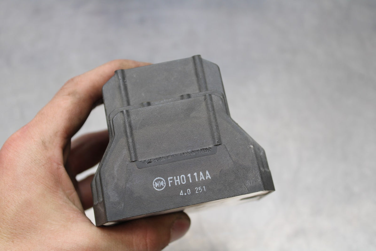 04-05 YAMAHA YZF R1 RECTIFIER VOLTAGE REGULATOR BB173
