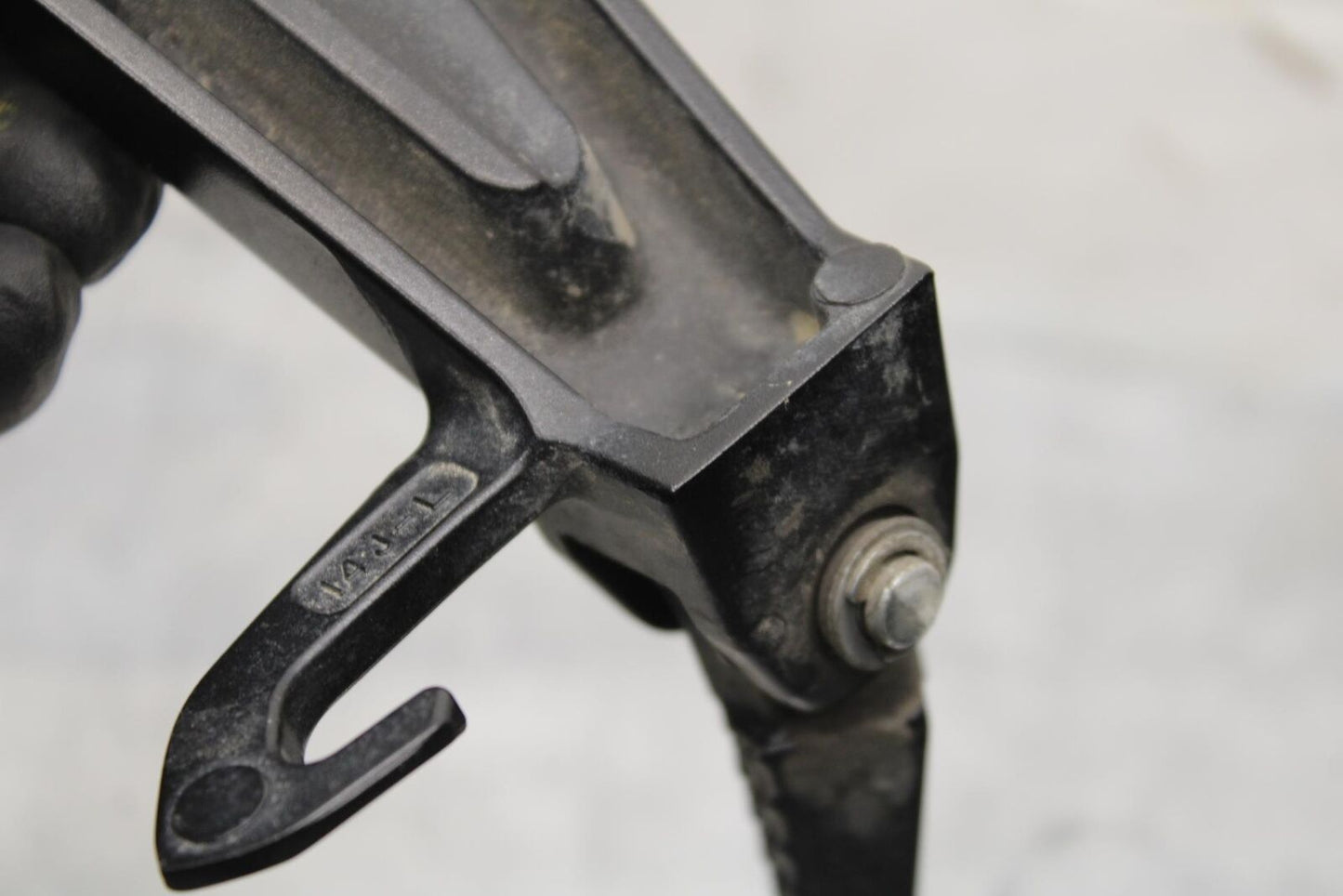 2015 Suzuki GSXR750 LEFT REAR BACK PASSENGER PEG BB595