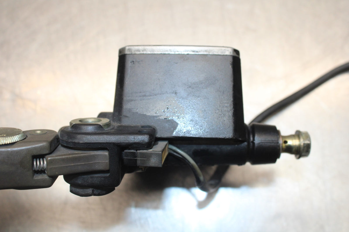 02 DUCATI MONSTER 620 FRONT BRAKE MASTER CYLINDER w/ LEVER BB851