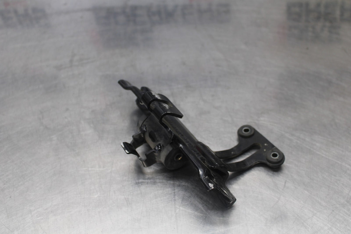 04-05 KAWASAKI NINJA ZX10R GAS TANK FUEL CELL RESERVOIR BRACKET MOUNT BB931
