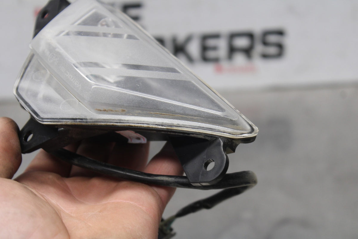 24-25 KAWASAKI NINJA 500 EX500J ABS LEFT FRONT TURN SIGNAL LIGHT INDICATOR BB934