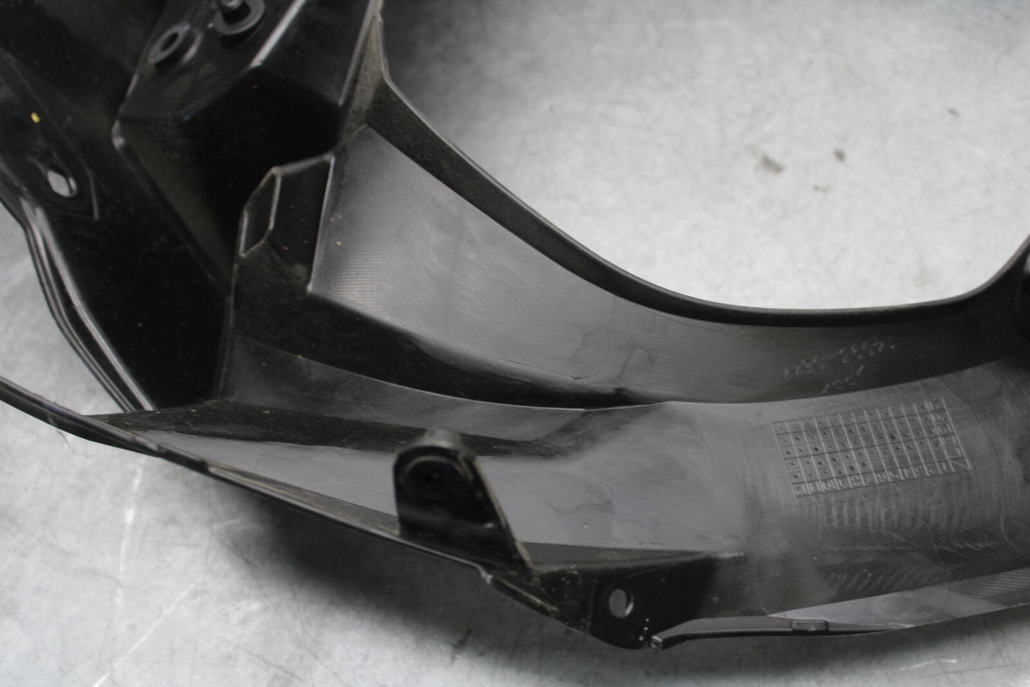 18-23 KAWASAKI NINJA 400 FRONT CENTER COWL FAIRING BB660