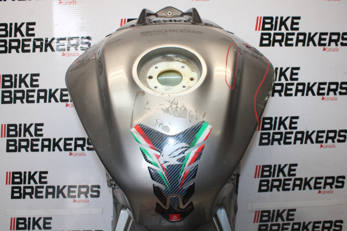 16 APRILIA TUONO V4 1100 GAS TANK FUEL CELL PETROL RESERVOIR BB905