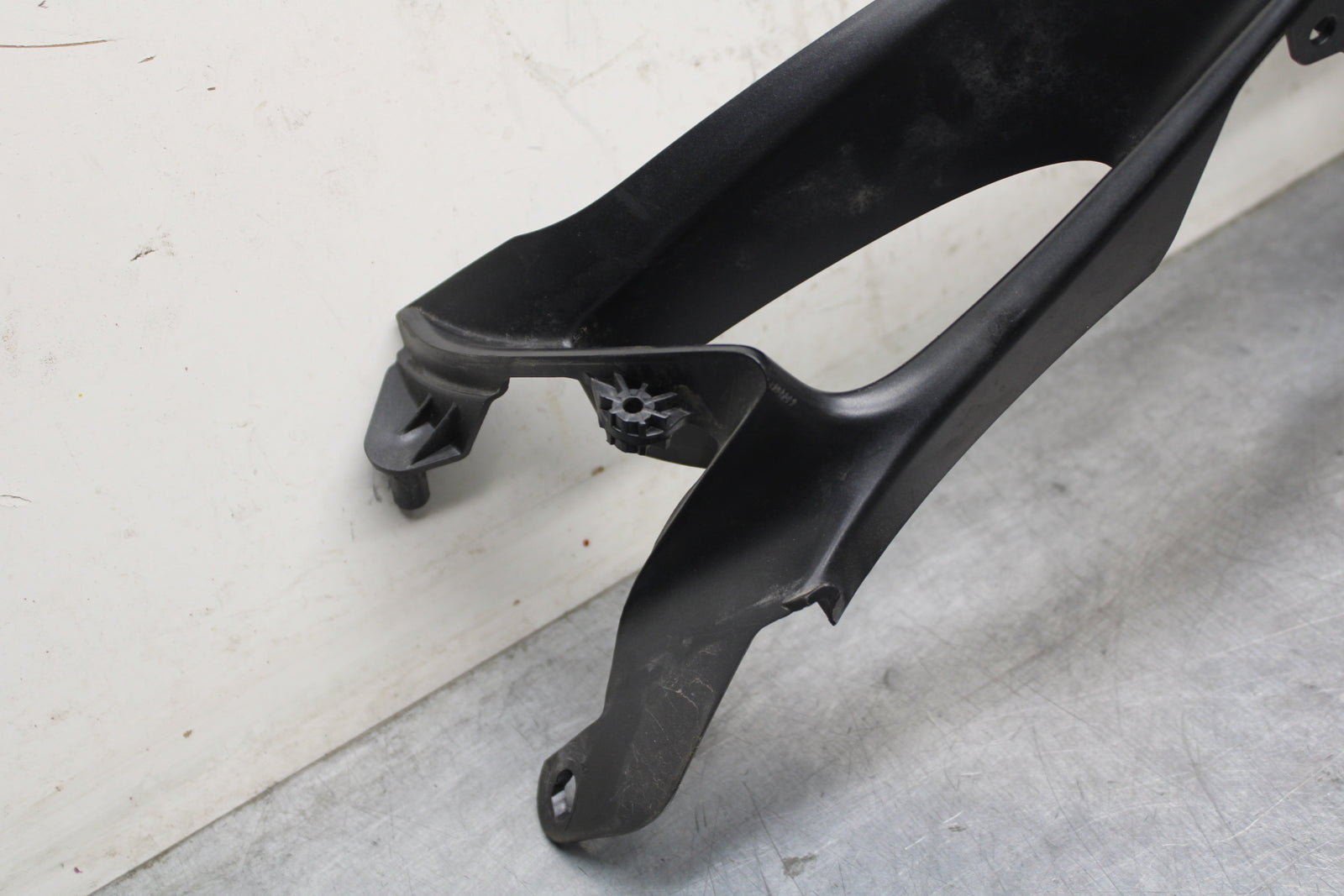 09 SUZUKI GSXR600 FRONT CENTER COWL FAIRING BB759