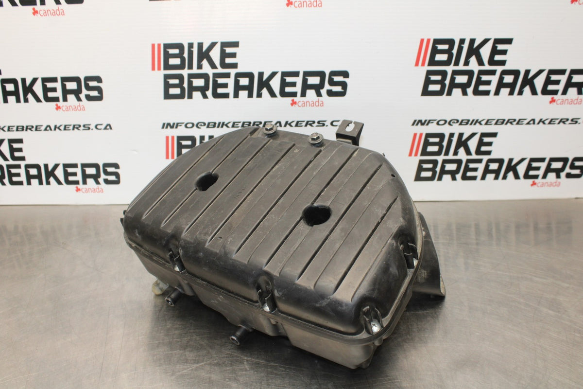 11-22 SUZUKI GSXR 600  AIRBOX AIR INTAKE FILTER BOX BB193