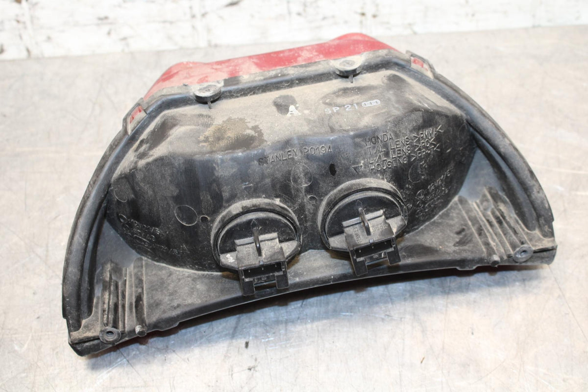 2006 Honda CBR600F4i REAR TAIL TAILLIGHT BACK BRAKE LIGHT BB567