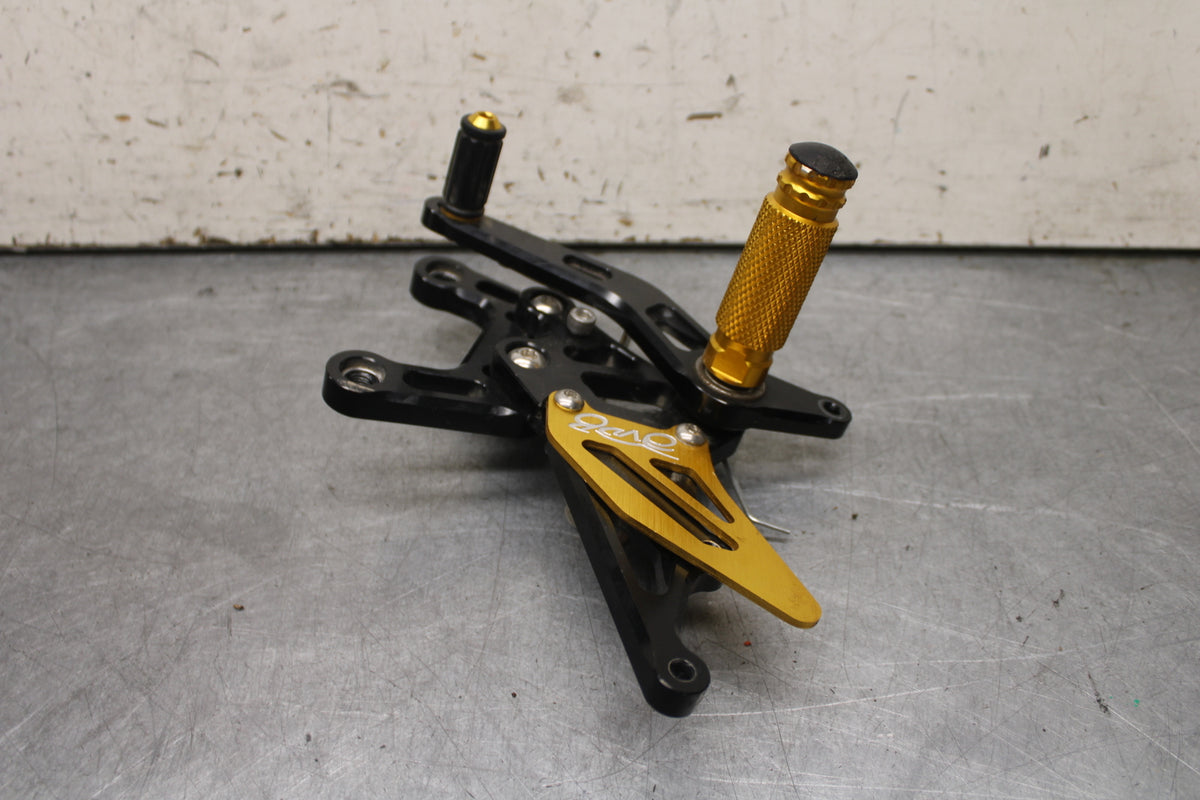 09-14 YAMAHA YZF R1 AFTERMARKET RIGHT REARSET REAR SET FOOT PEG REST STOP BB696
