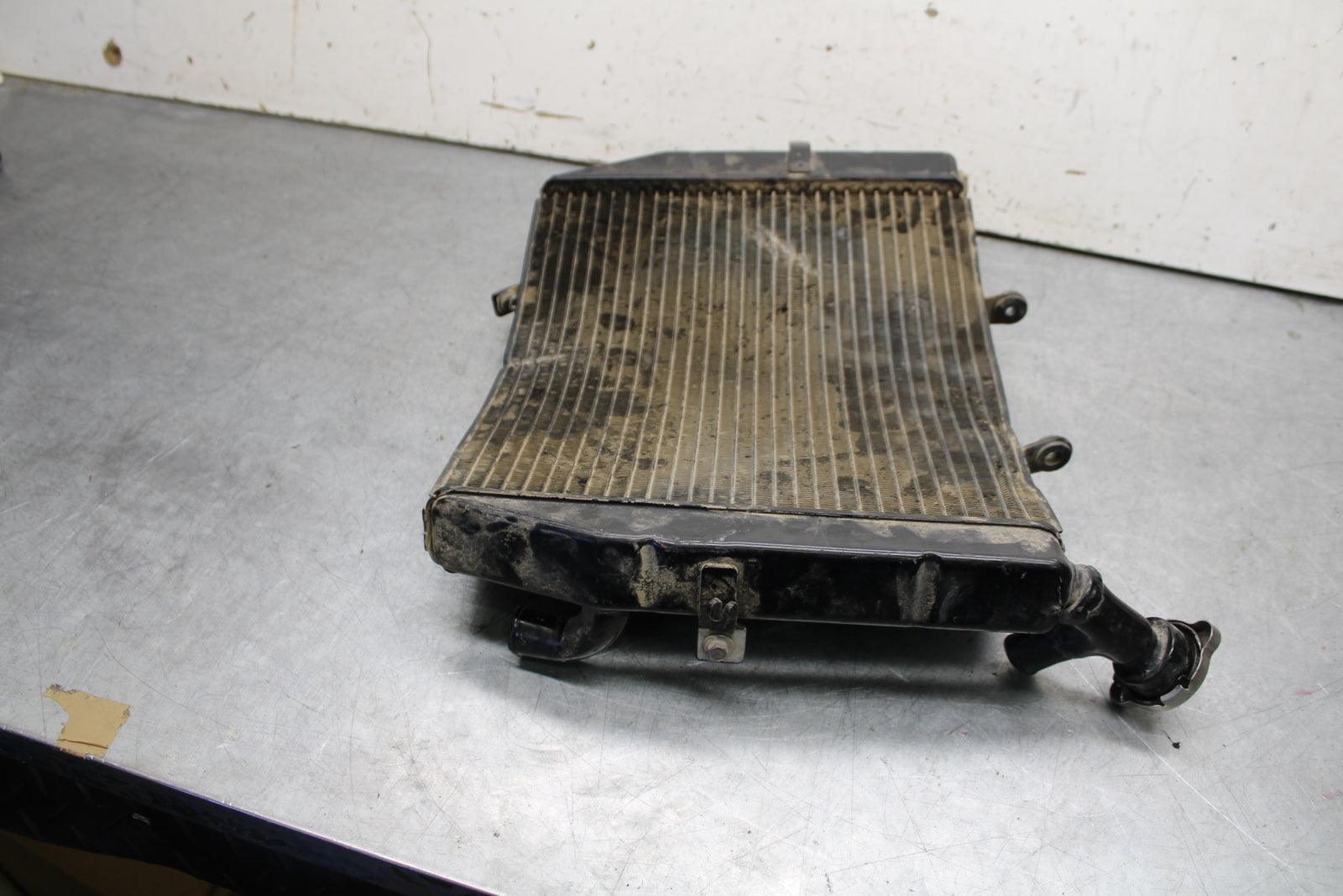 09-11 TRIUMPH DAYTONA 675 ENGINE RADIATOR MOTOR COOLER COOLING RADIATER BB652