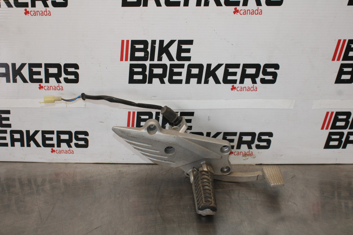 09 KAWASAKI CONCOURS 14 ZG1400B RIGHT REARSET REAR SET DRIVER FOOT PEG STOP BB87