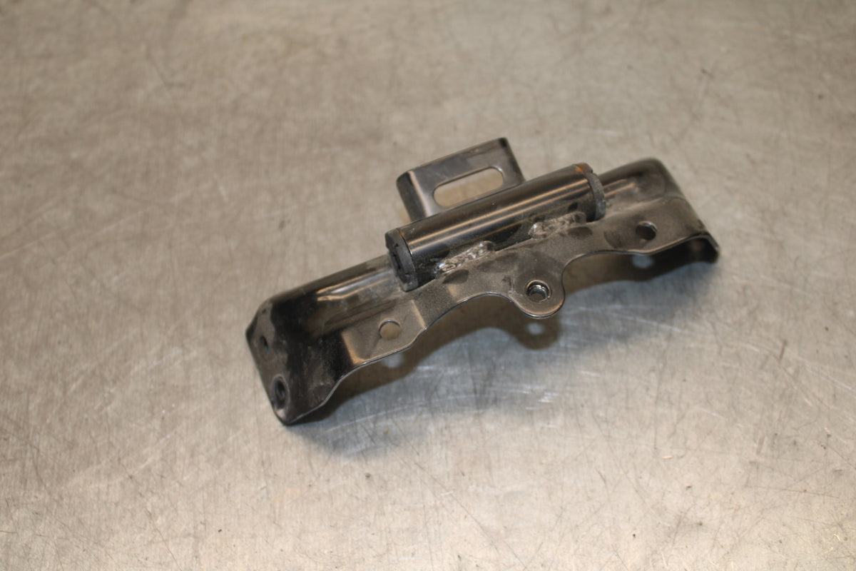 13-15 HONDA CBR500R GAS TANK FUEL CELL PETROL RESERVOIR BRACKET MOUNT BB704