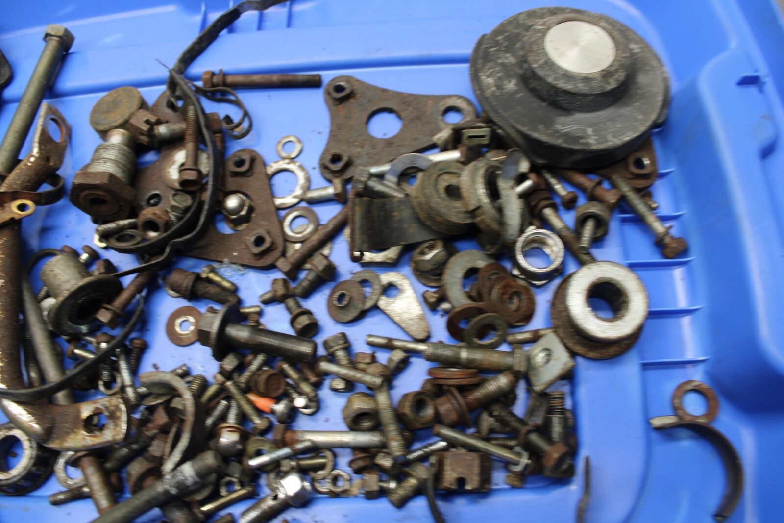 80-81 SUZUKI GS1000G ENGINE LEFTOVER BOLTS HARDWARE MOTOR SCREWS BB91