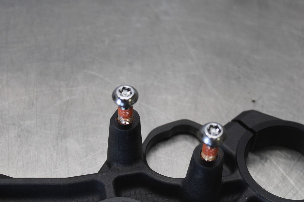 15-26 SUZUKI GSXR600 FORKS UPPER TRIPLE TREE CLAMP BB888