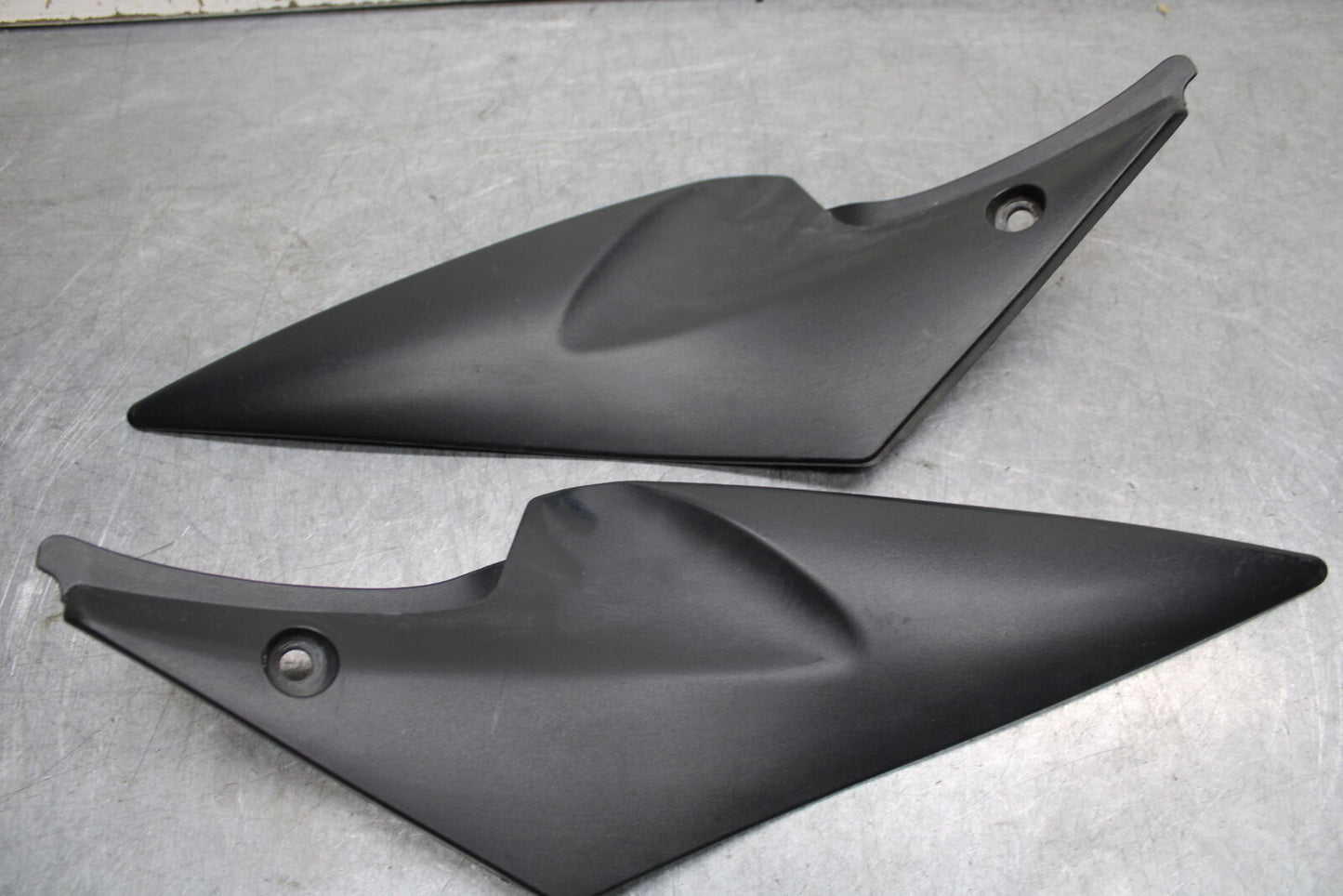 06-07 SUZUKI GSXR750 RIGHT LEFT FRONT SIDE SEAT PANELS COWLS FAIRINGS  BB670