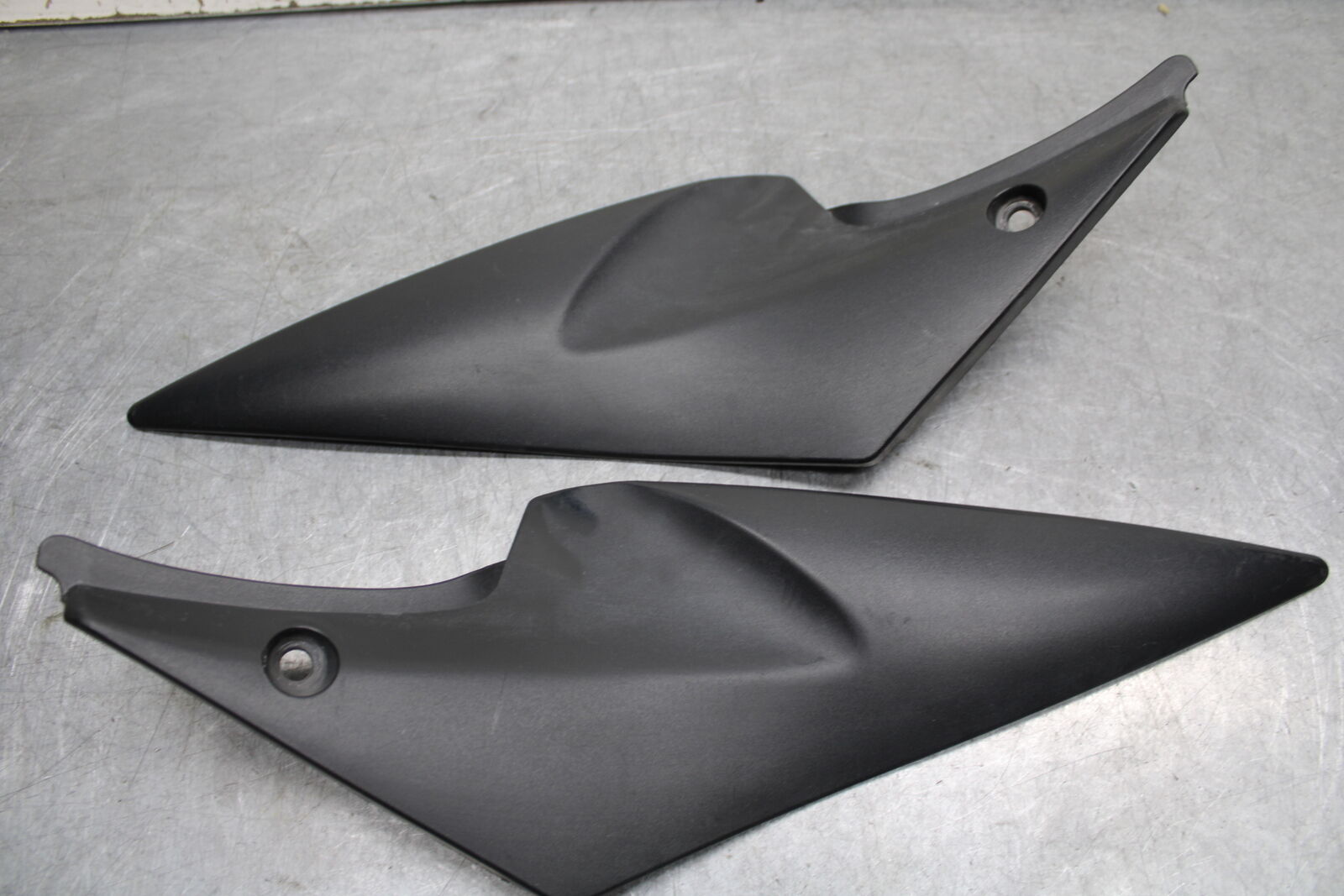 06-07 SUZUKI GSXR750 RIGHT LEFT FRONT SIDE SEAT PANELS COWLS FAIRINGS  BB670