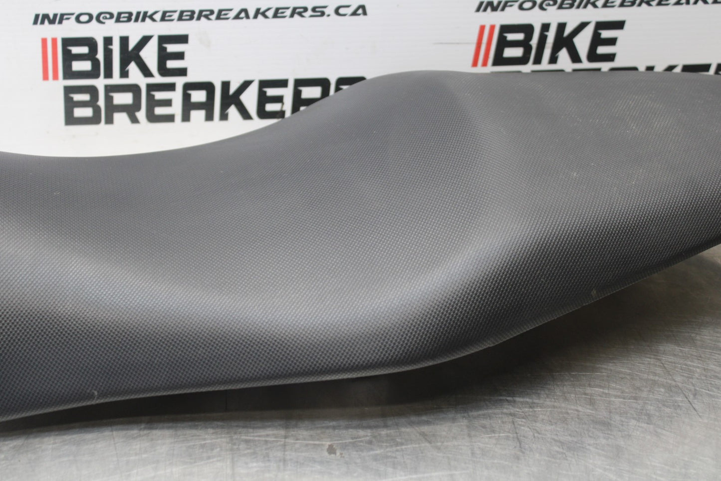 09-10 KAWASAKI ER-6N FRONT REAR SEAT SADDLE BB205
