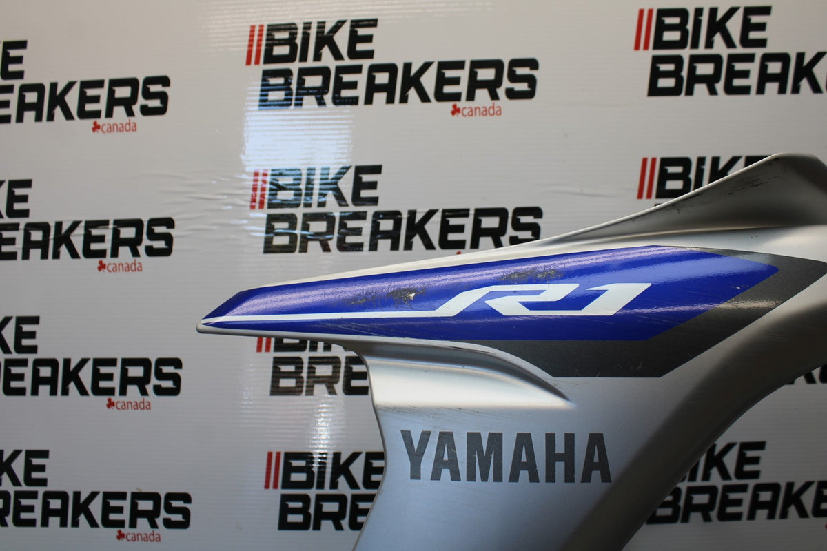 15-17 YAMAHA YZF R1 RIGHT MID UPPER SIDE FAIRING COWL BB190