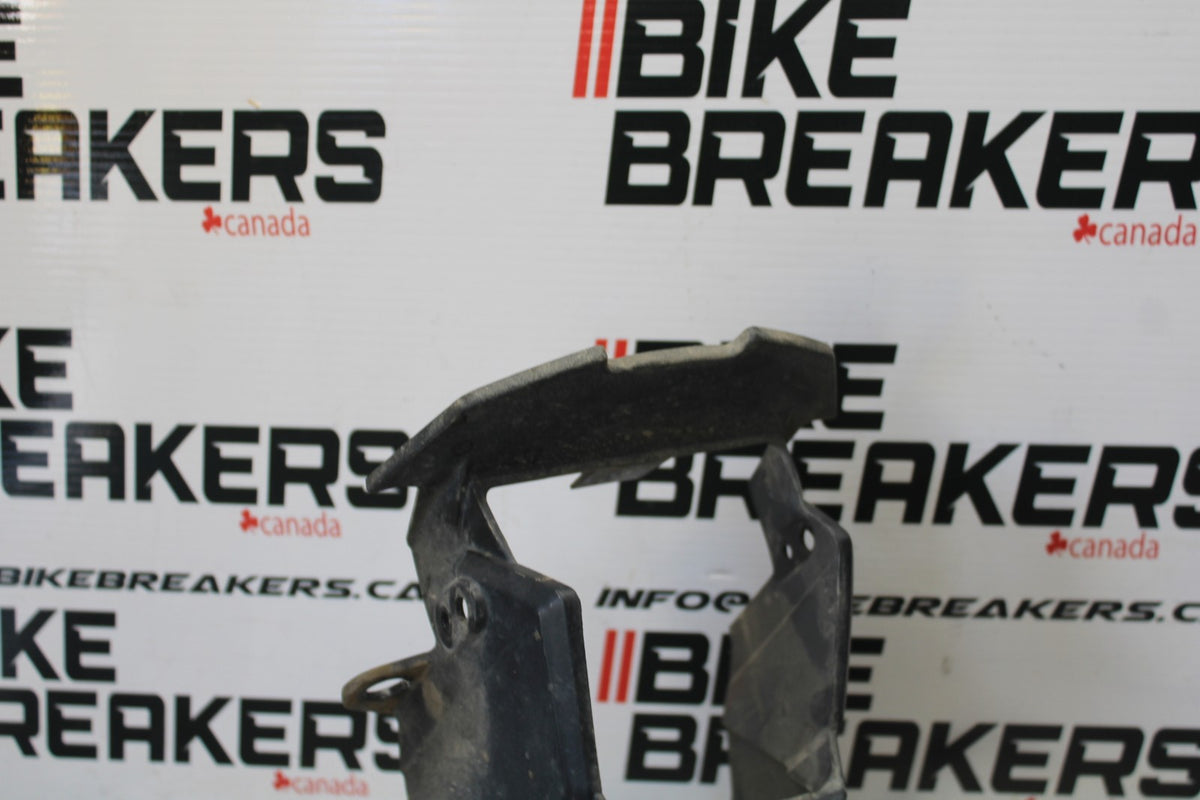 15 TRIUMPH TIGER 800 LICENSE PLATE BRACKET MOUNT BB873