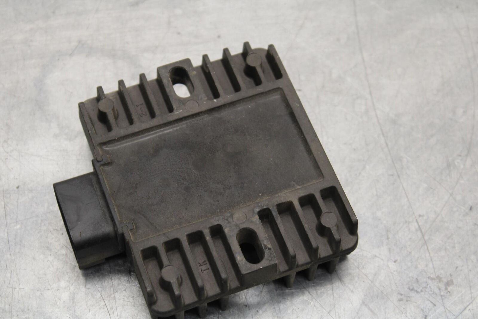 2006 Yamaha YZF R6 RECTIFIER VOLTAGE REGULATOR 4XY-81960-00-00 BB560