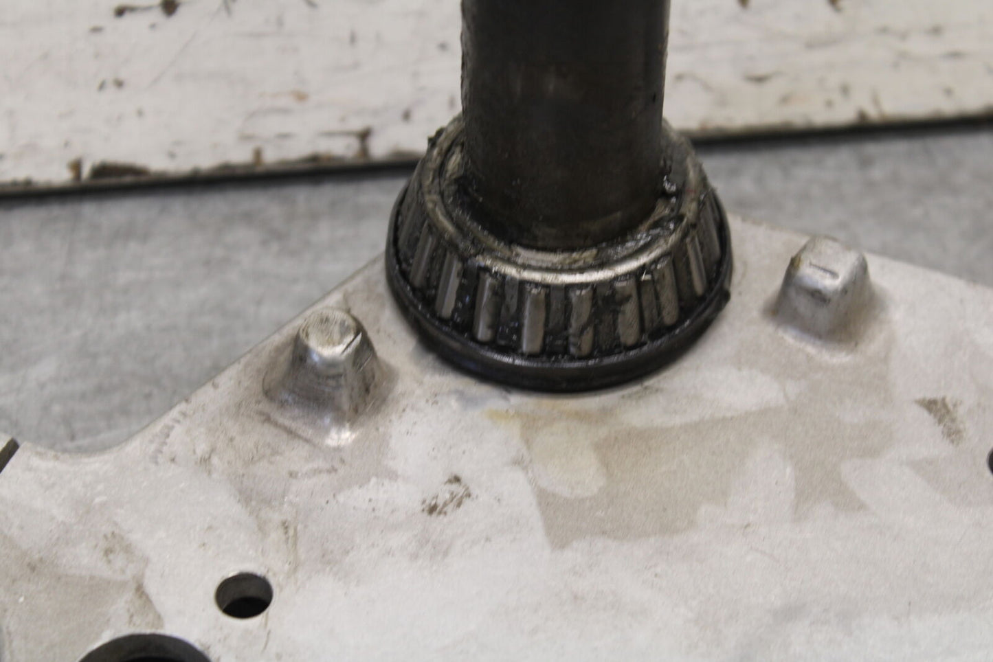 05-06 SUZUKI BOULEVARD M50 FRONT FORKS CLAMP LOWER TRIPLE TREE STEM BB671