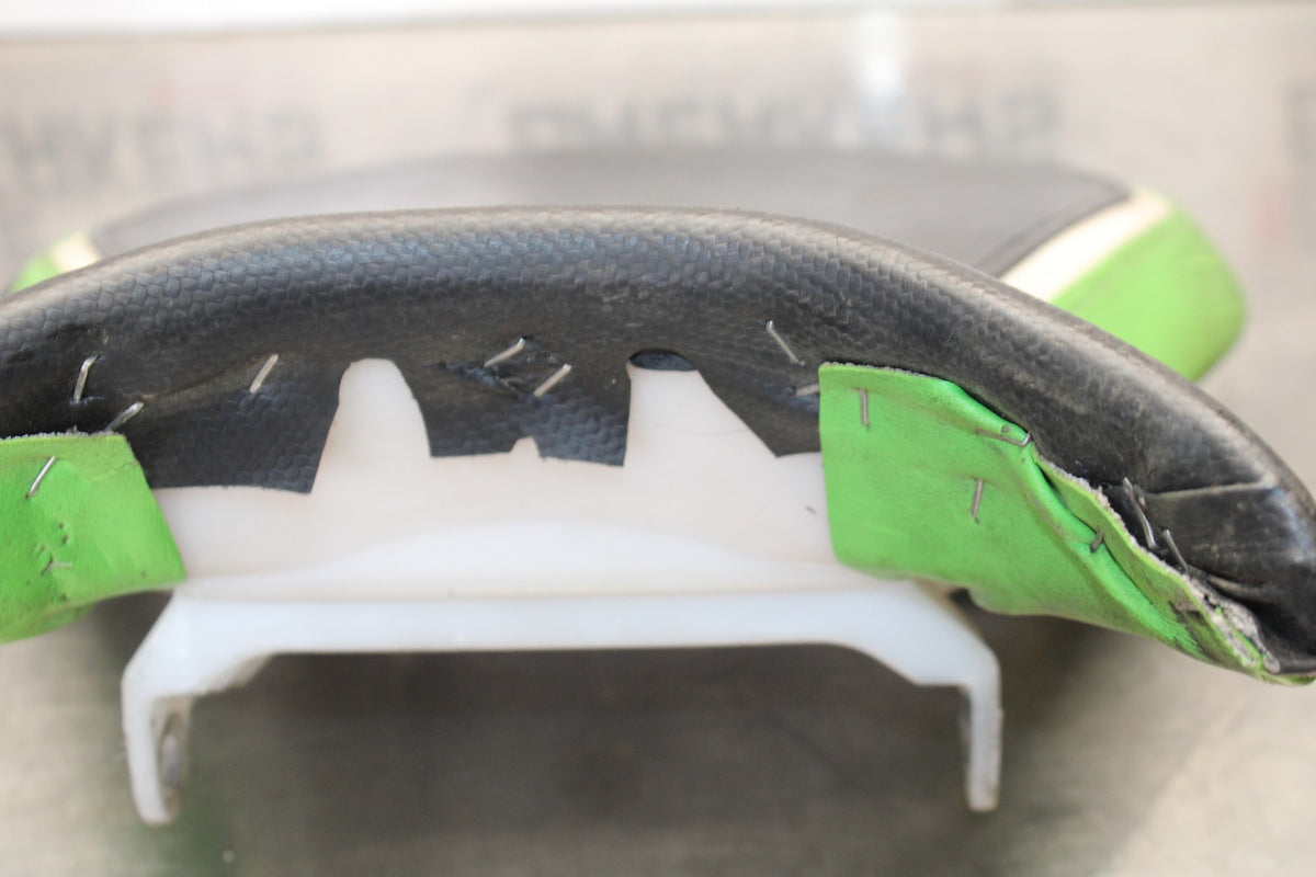 07-08 KAWASAKI NINJA ZX6R ALUMINUM FRONT DRIVERS SEAT PAD SADDLE PILLION BB175