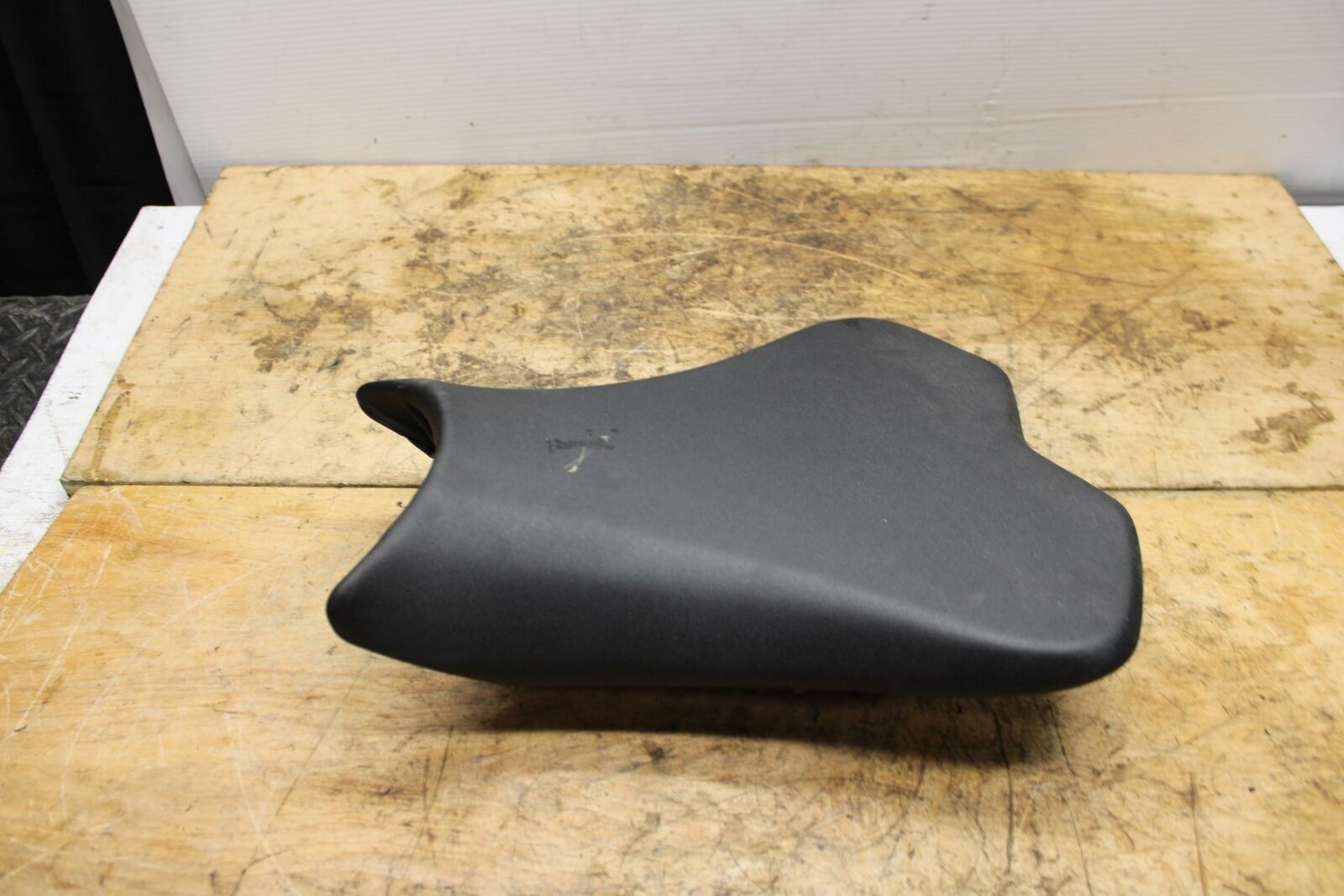 13-18 KAWASAKI NINJA ZX6R FRONT DRIVERS SEAT PAD SADDLE PILLION BB349