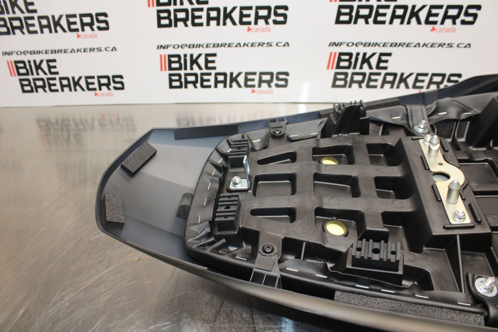 23-24 KAWASAKI NINJA ZX14R NEW!! FRONT REAR SEAT SADDLE & SOLO FAIRING BB153