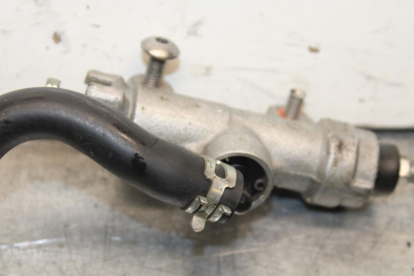 06-07 SUZUKI GSXR 600 REAR BACK BRAKE MASTER CYLINDER W RESERVOIR BB104