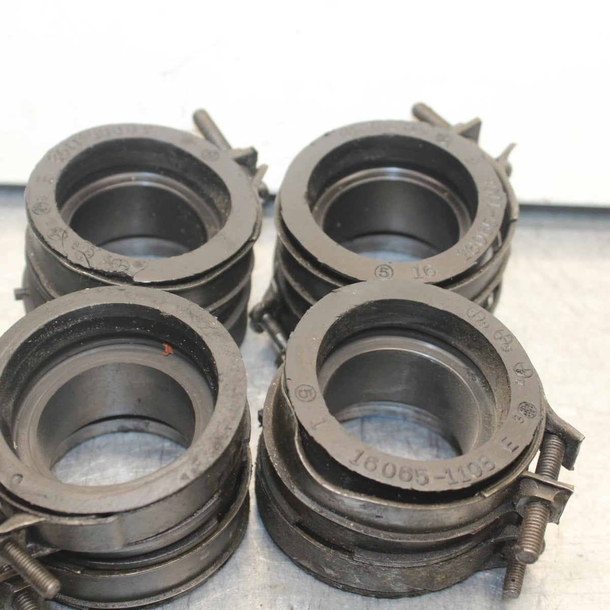 84-86 KAWASAKI GPZ900 AIRBOX INTAKE VELOCITY STACKS BOOTS BB84