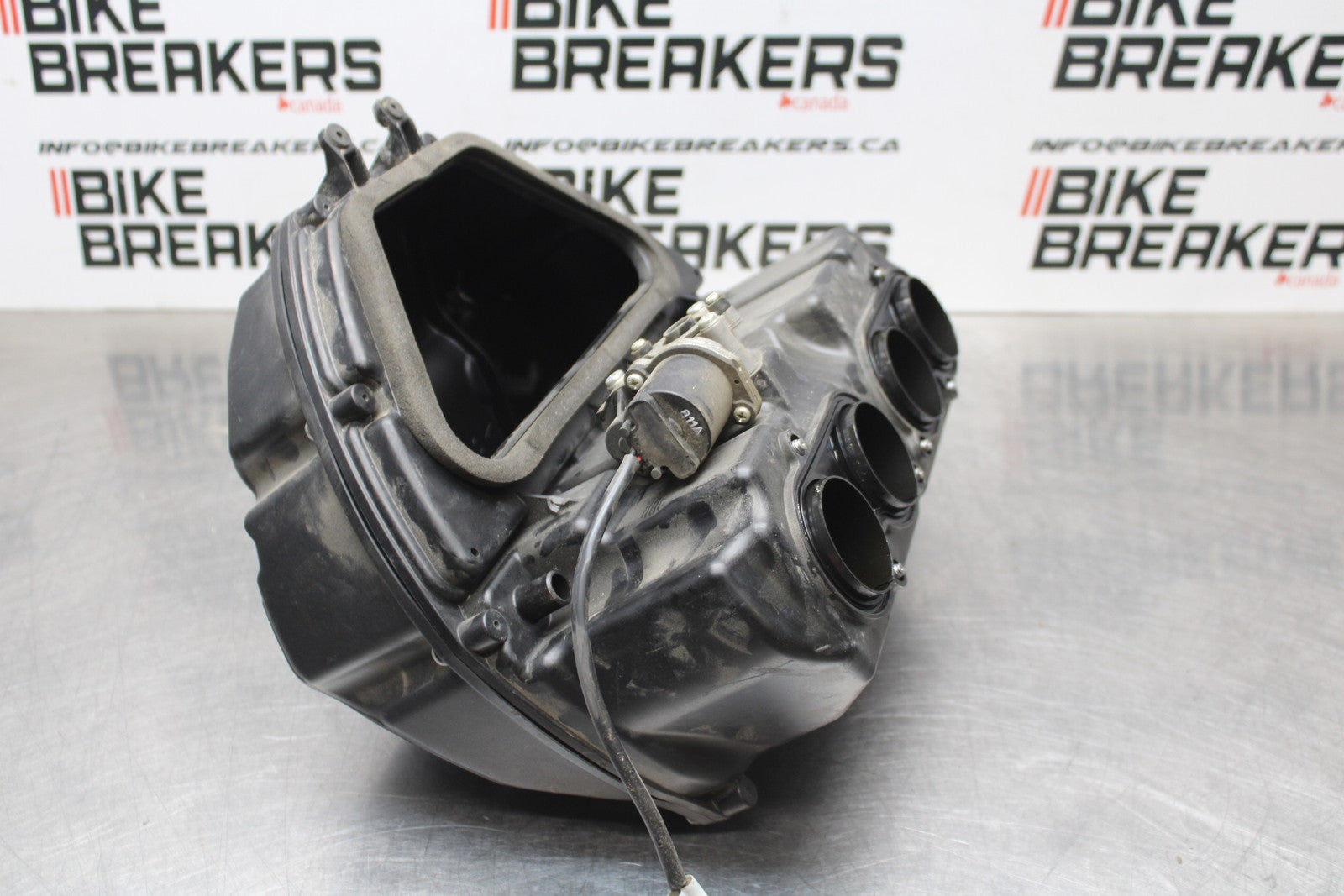 07-08 YAMAHA YZF R1 AIRBOX AIR INTAKE FILTER BOX /W STACKS BB771