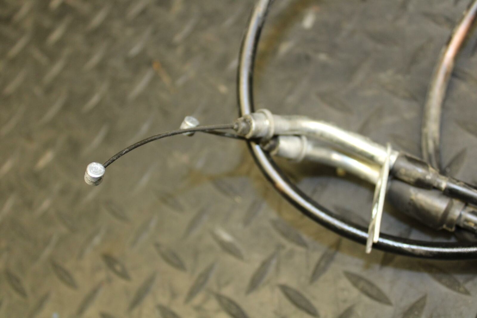 08-09 SUZUKI GSXR750 THROTTLE CABLES LINES BB 179