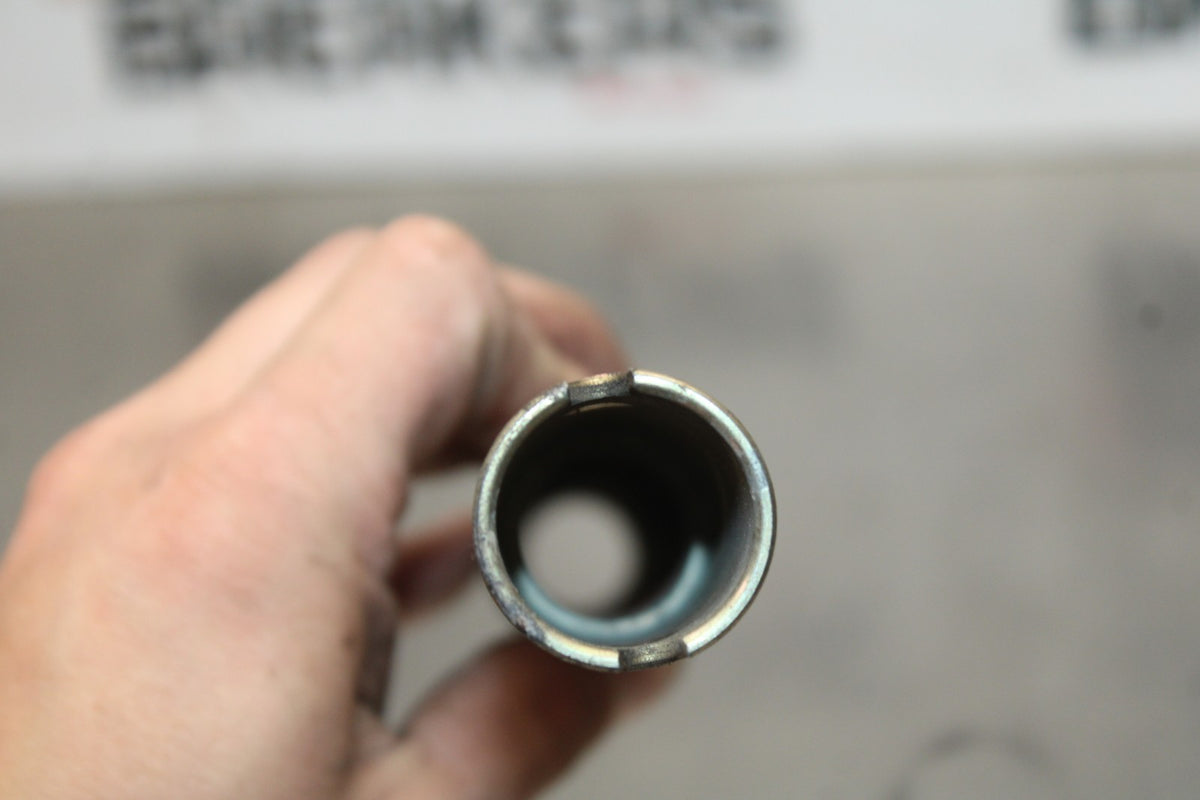 05 DUCATI SUPERSPORT 800 FRONT WHEEL RIM AXLE PIVOT BOLT BB913