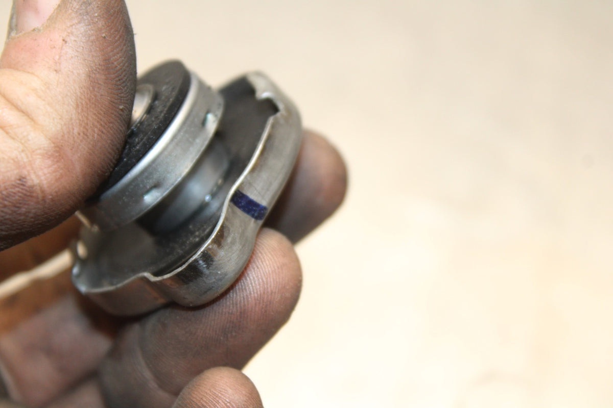 18 HONDA CB500F RADIATOR CAP  BB861