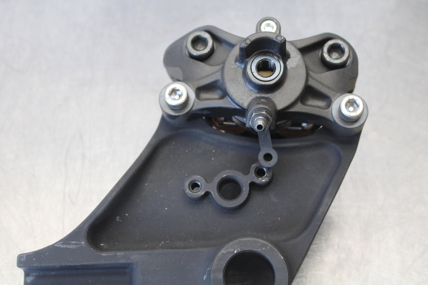 23-24 KAWASAKI NINJA ZX14R REAR BACK BRAKE CALIPER W MOUNT BRACKET BB169