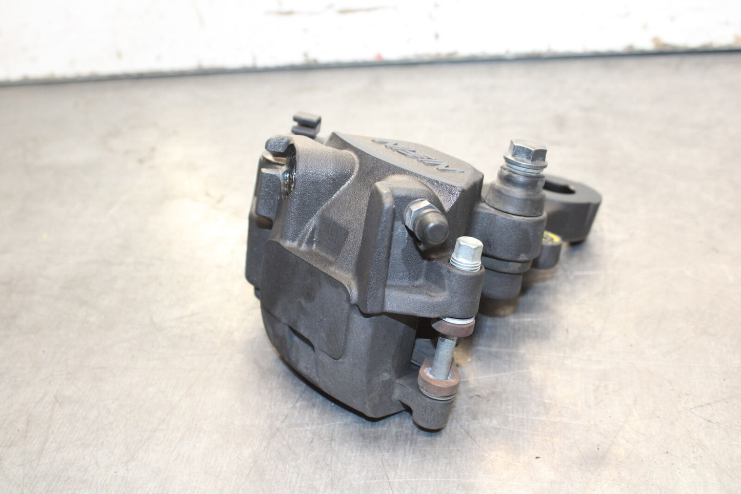 18-24 KAWASAKI NINJA 650 REAR BACK BRAKE CALIPER W MOUNT BRACKET BB725