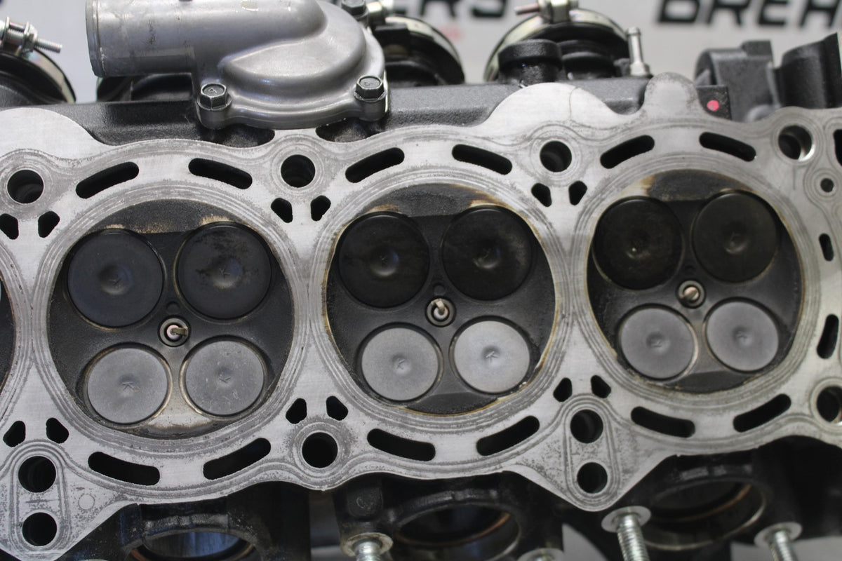 25 KAWASAKI Z900 1,659km ENGINE TOP END CYLINDER HEAD BB928