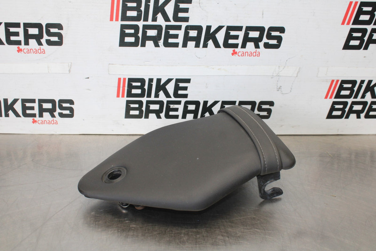 17-20 BMW S1000R REAR BACK PASSENGER TANDEM SEAT PAD SADDLE PILLION BB909