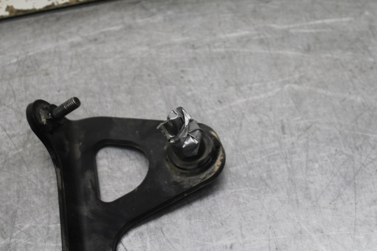 14 HONDA CTX1300A SADDLEBAG CASE MOUNTING BRACKET MOUNT BB732